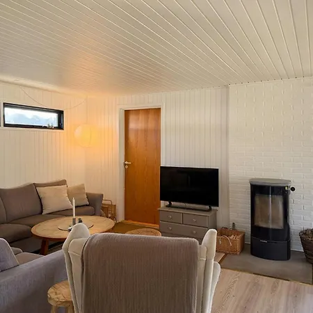 Newly Renovated House In The Middle Of *